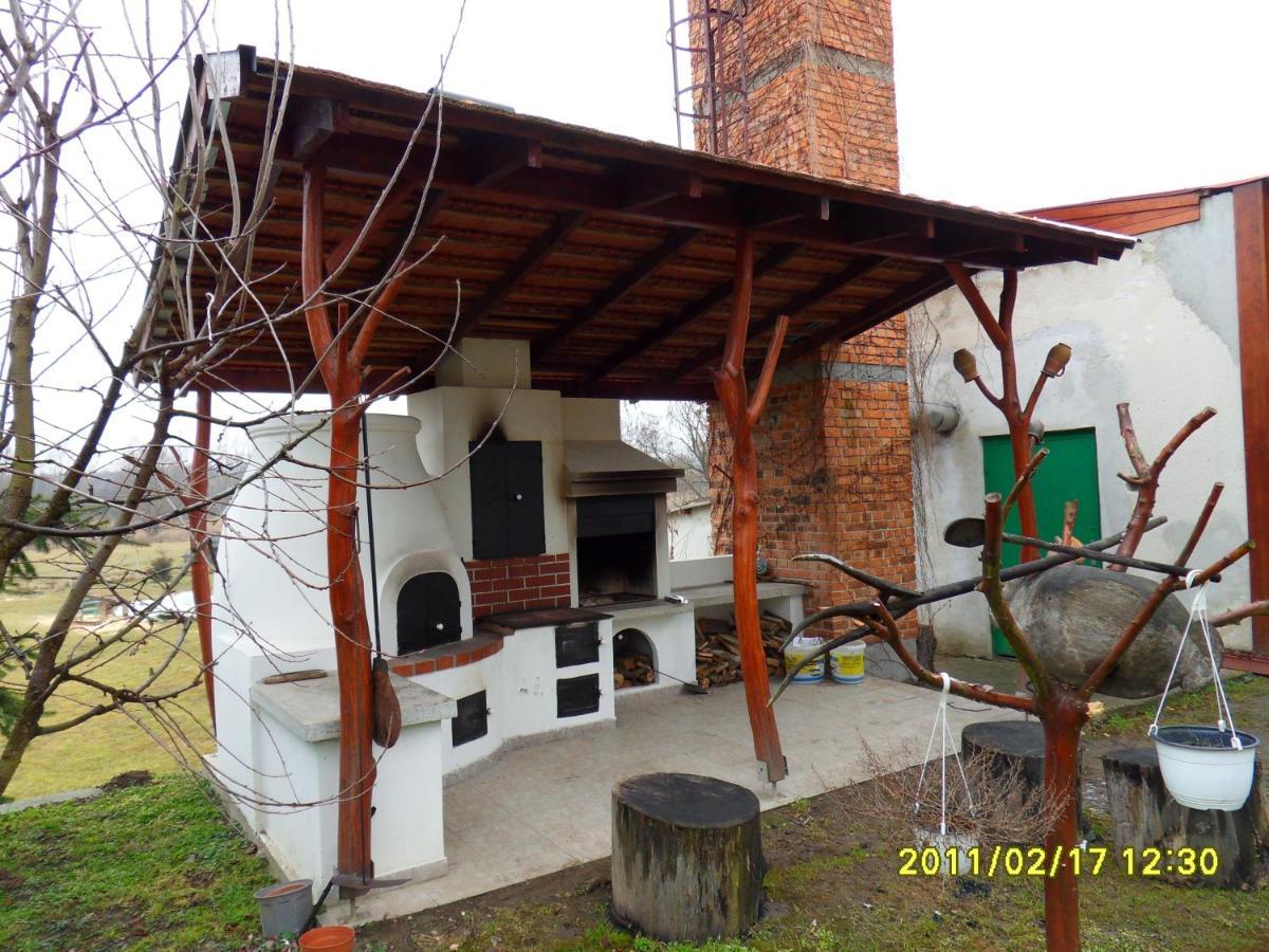 Aba Panzió Acomodação com café da manhã Zalaszentivan Exterior foto